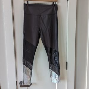 Urban Savage 🖤🩶🤍Workout leggings Metallic 🖤🩶🤍 Large sold out!!